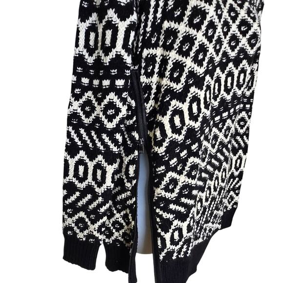 Ann Taylor Womens Geometric Print Sweater XS Black White Side Zipper‎ Wool Blend - Picture 8 of 9
